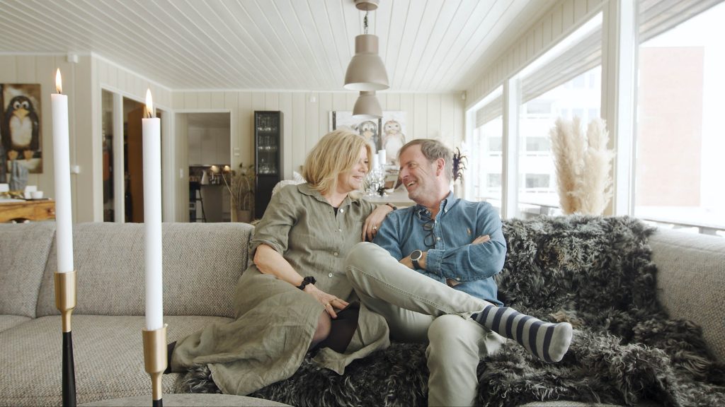 toppbilde-beredskapshjem-mette-og-per-olav-i-sofaen